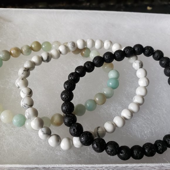 2/30$ NWOT Set of 3 matching bracelet lava beads, flower amazonite and h… - Picture 4 of 4